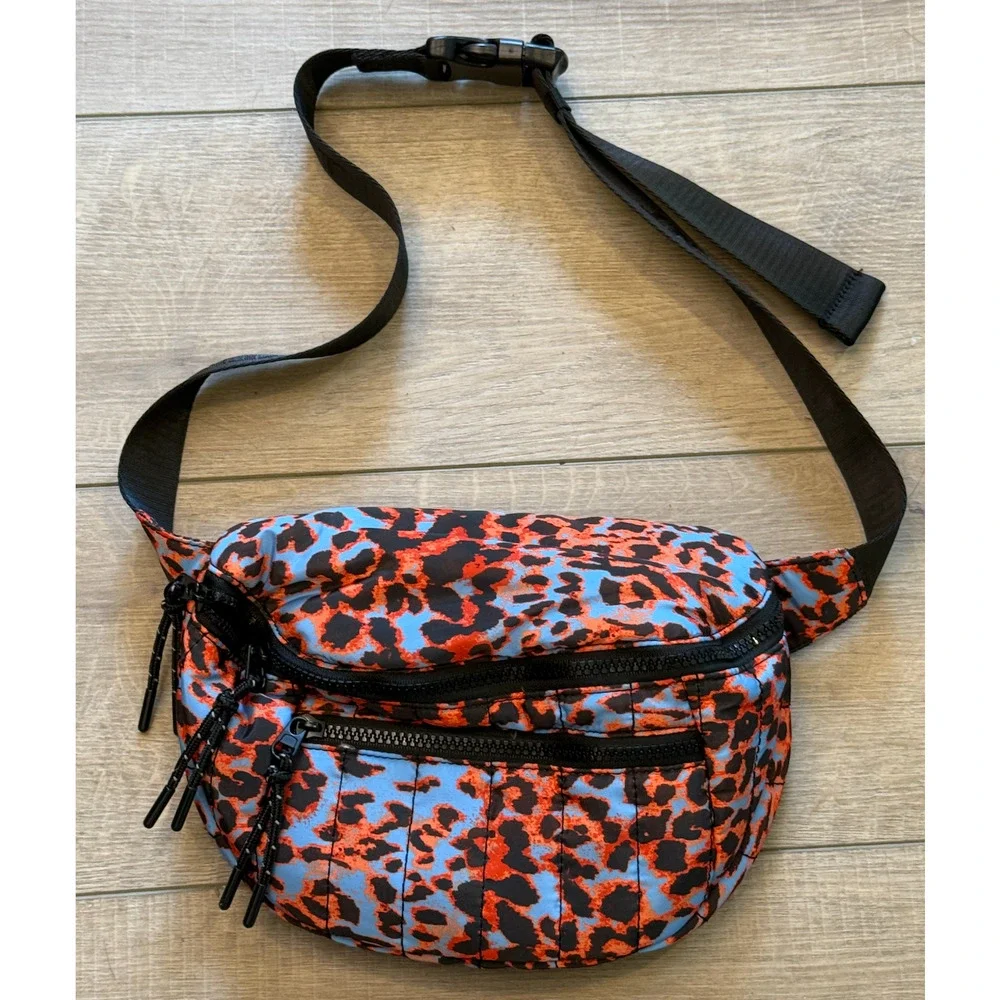 NEW FREE PEOPLE FP MOVEMENT SCI FI QUILTED PRINT SLING CROSSBODY SHOULDER BAG